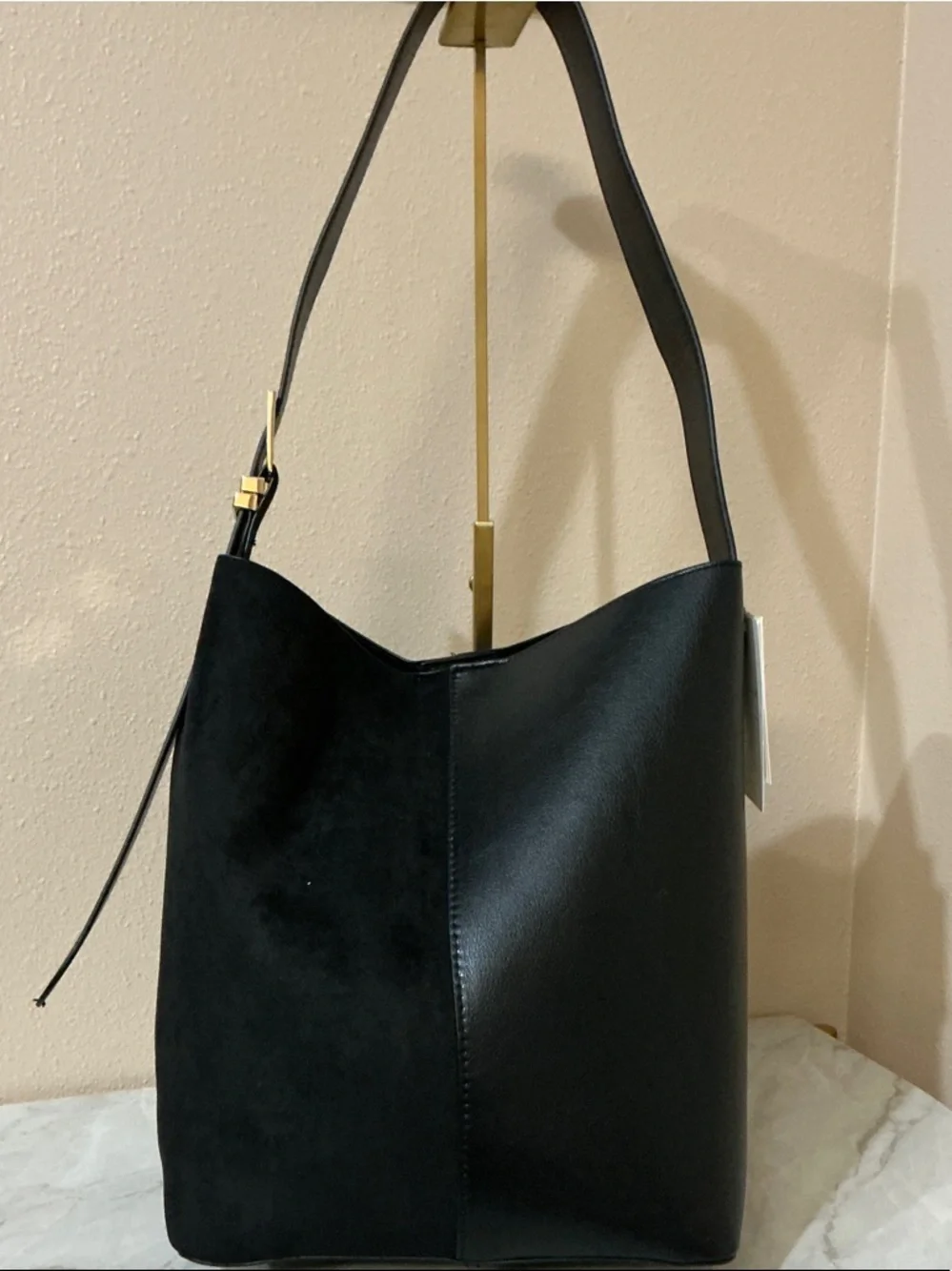 A New Day Black Two-Tone Shoulder Bag. Absolutely stunning 🤩